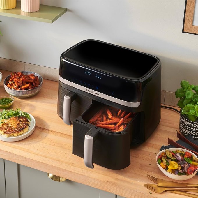 Frytkownica beztłuszczowa Russell Hobbs